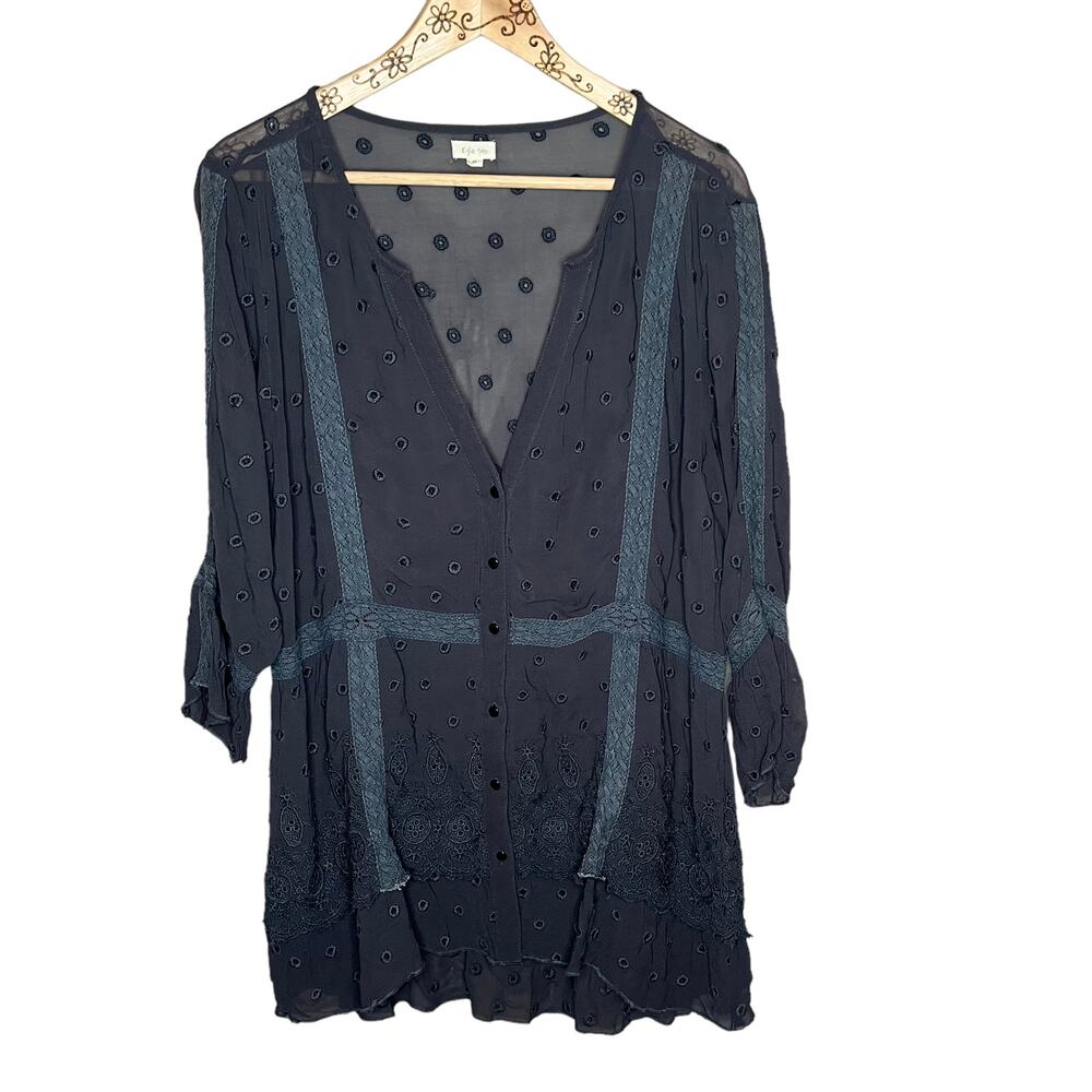 Kyla Seo Lace Boho Cottage Core Tunic Top Blouse Size Medium Eyelet D3-19